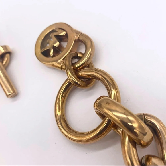 Michael Kors Rose Gold Link Toggle Bracelet - Picture 5 of 5